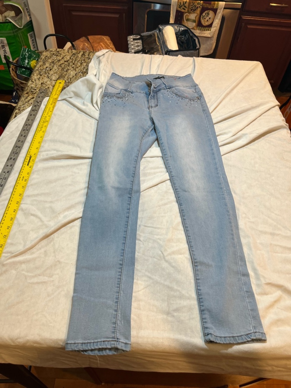 Vinizbena Light Blue Womens Slim Jeans with Subtle Embellishment size 9